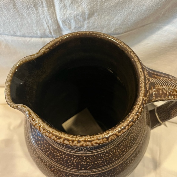 Vintage 2002 Rowe Pottery**Limited Edition**Albany
Slip** Pitcher with TAG - Picture 6 of 6